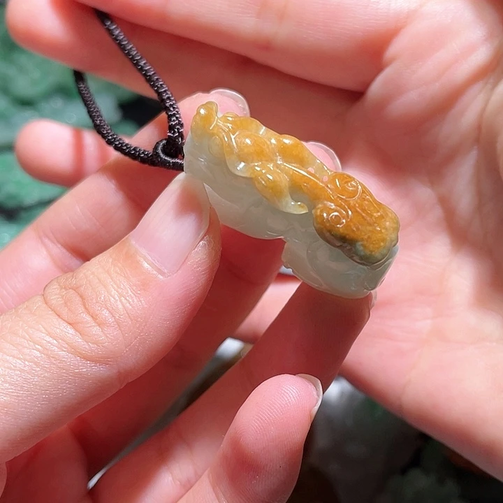 颈饰未镶嵌翡翠天