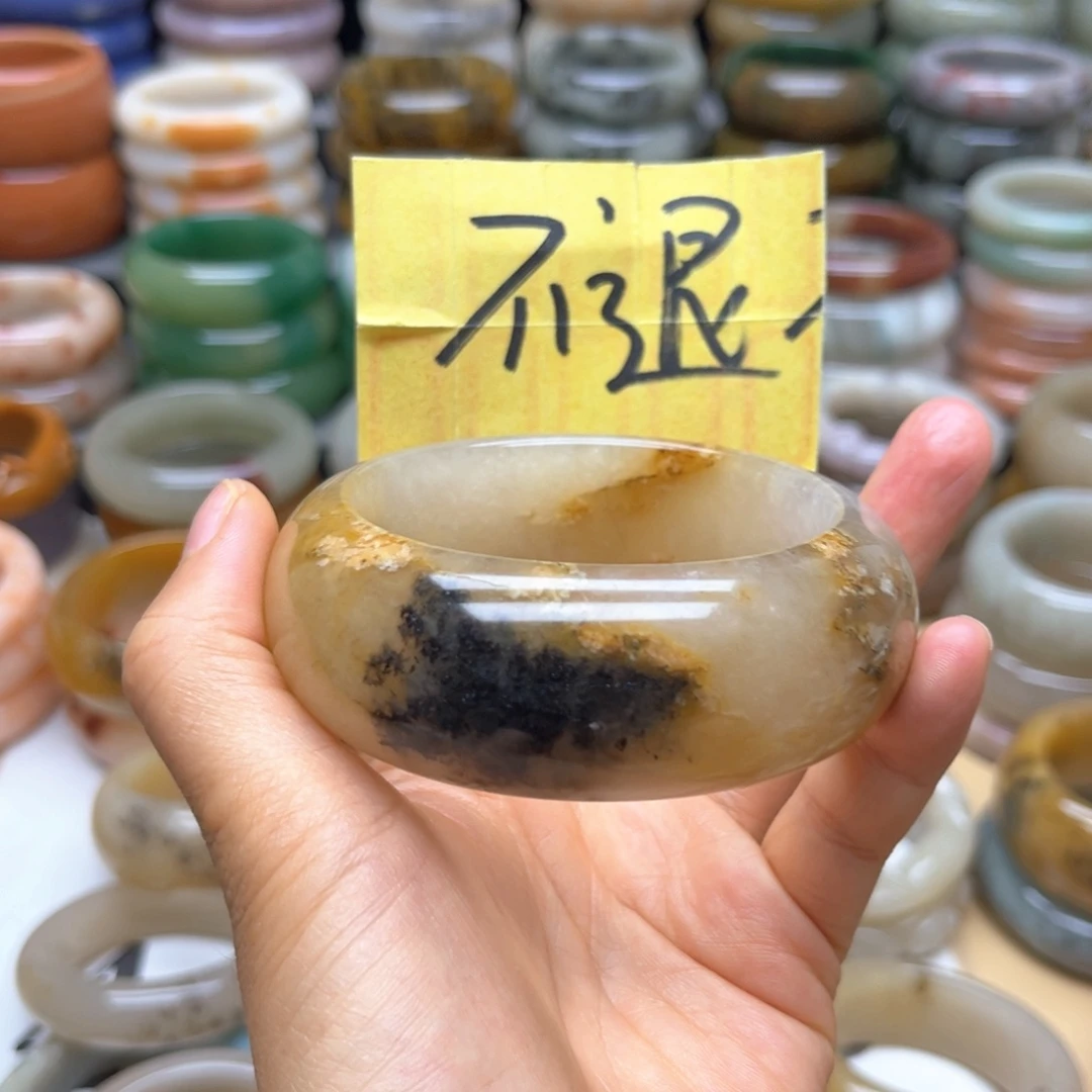 手镯石英质玉未镶嵌