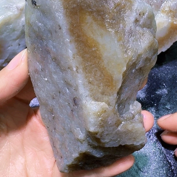 未镶嵌和田玉（糖玉）珠宝半成品