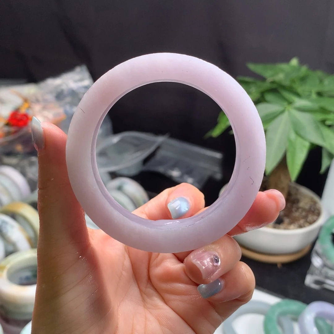 定制翡翠未镶嵌手镯