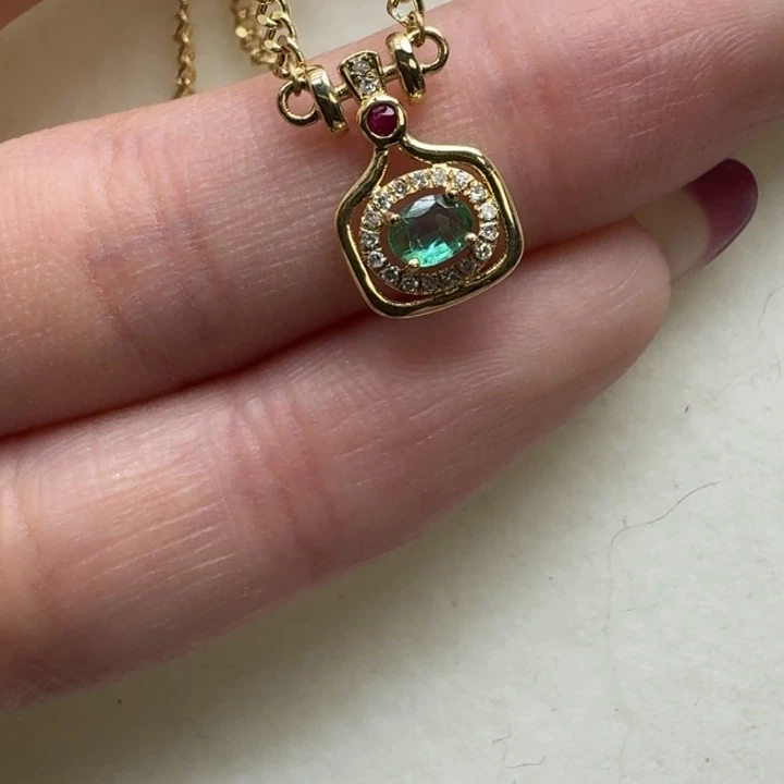 祖母绿颈饰18K金镶嵌