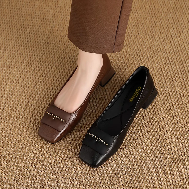 2025春季新款真皮百搭粗跟方头黑色单鞋女复古通勤浅口中跟妈妈鞋