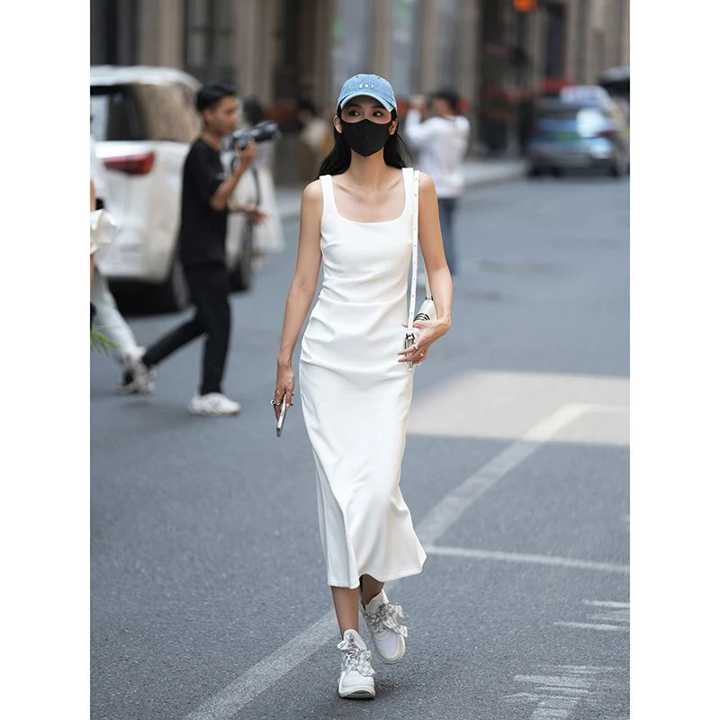 简约通勤白色无袖方领连衣女装2025春夏季新款修身知性风衣服