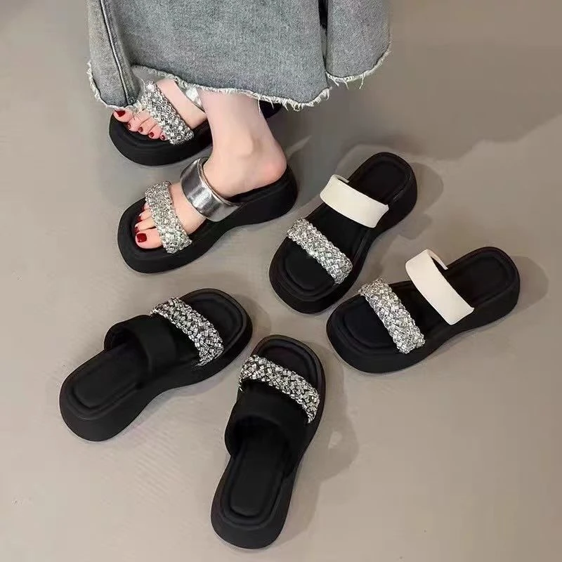 欧货两穿凉拖鞋女2025夏季新款松糕厚底外穿水钻一字拖百搭沙