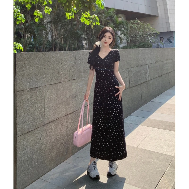 2025夏季女辣妹别致新款温柔风连衣裙法式修身收腰短袖小碎花裙子