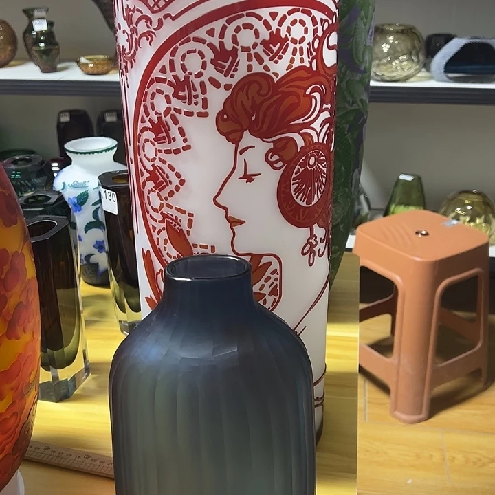 豆**合红色雕刻兰色磨刻花瓶花器一组