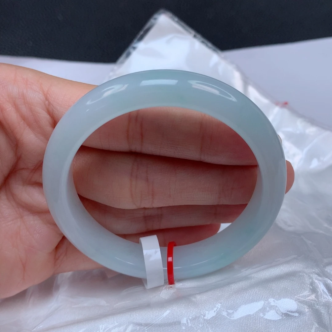 翡翠手镯未镶嵌天然