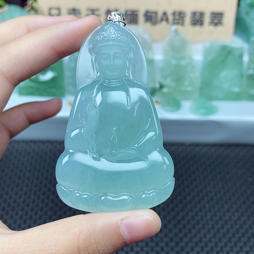 潘***少翡翠未镶嵌颈饰翡翠