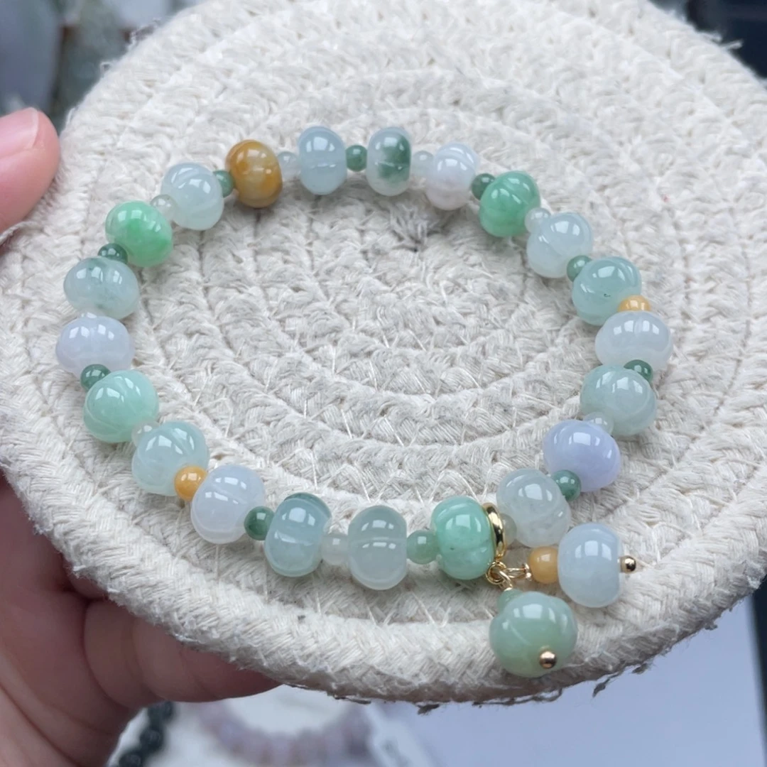 快***倍翡翠未镶嵌颈饰天然A货缅甸翡翠8.9mm