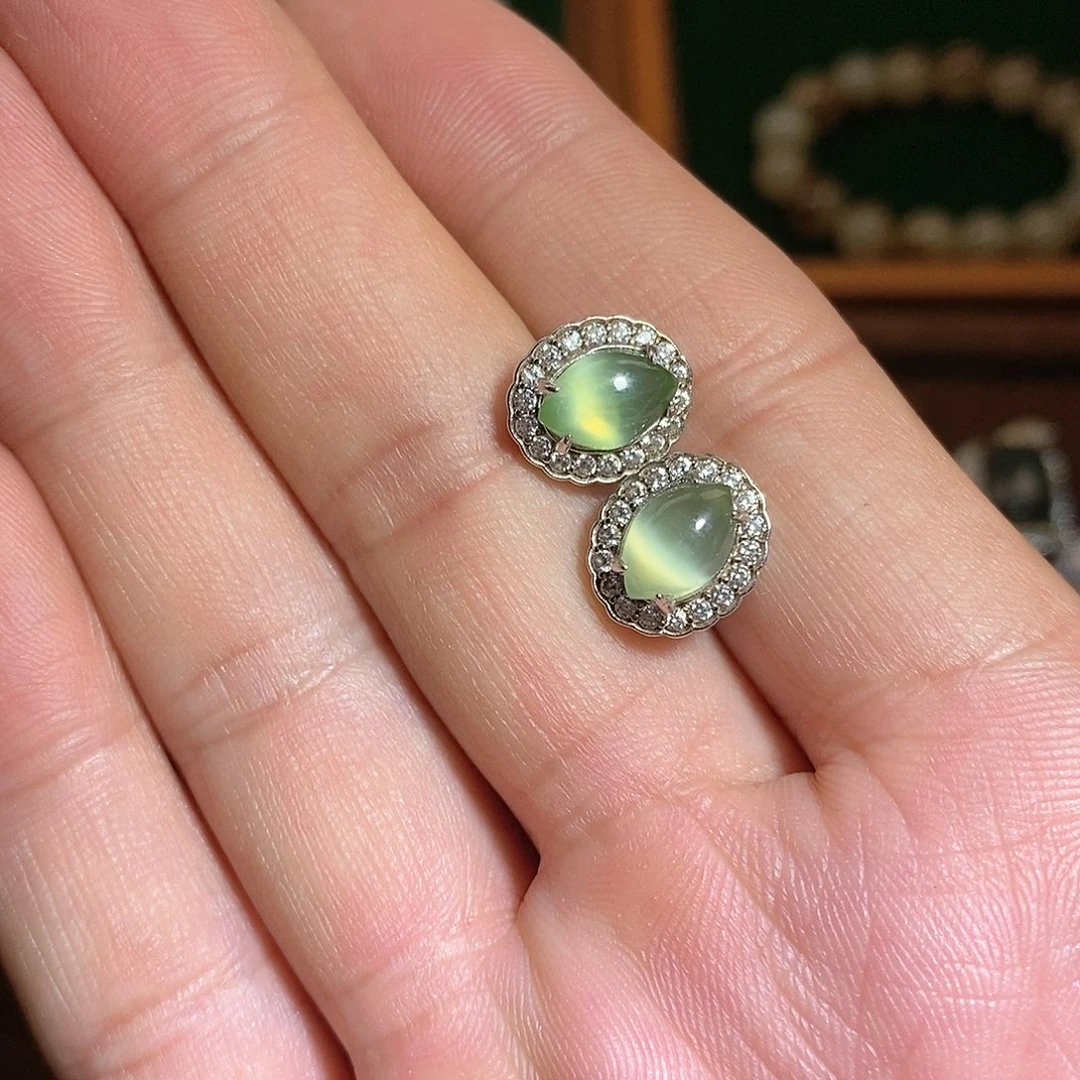 【闪购商品】银S925镶嵌和田玉（碧玉）耳钉