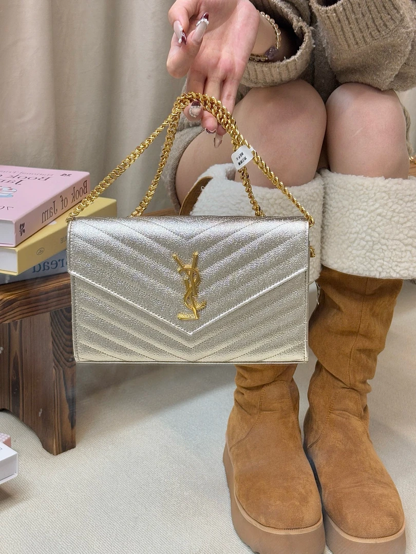 95新 YSL/圣罗兰 ysl 银色信封斜挎包