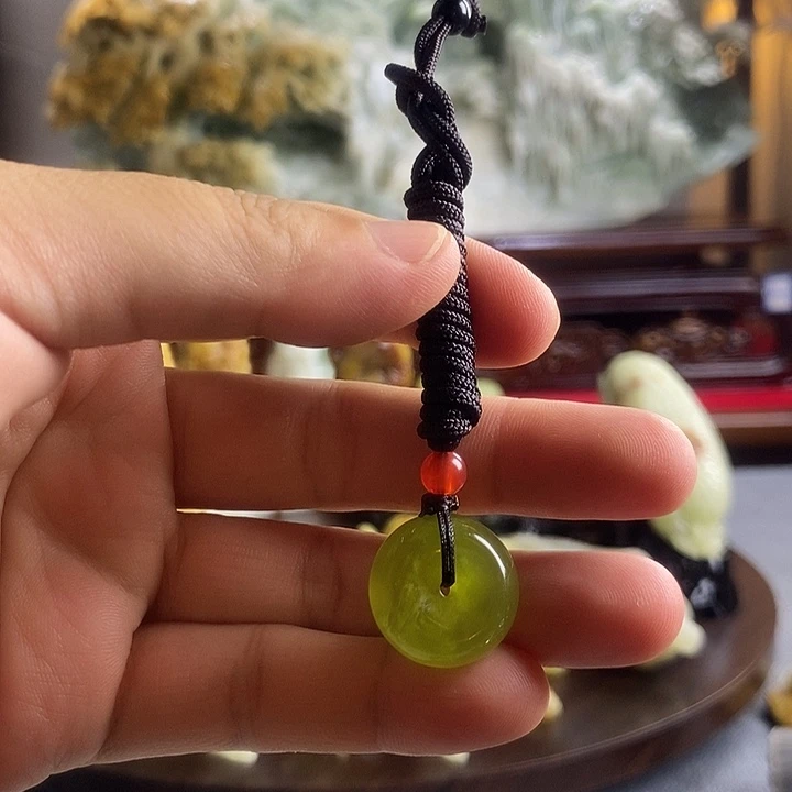 风****蛇纹石玉未镶嵌颈饰