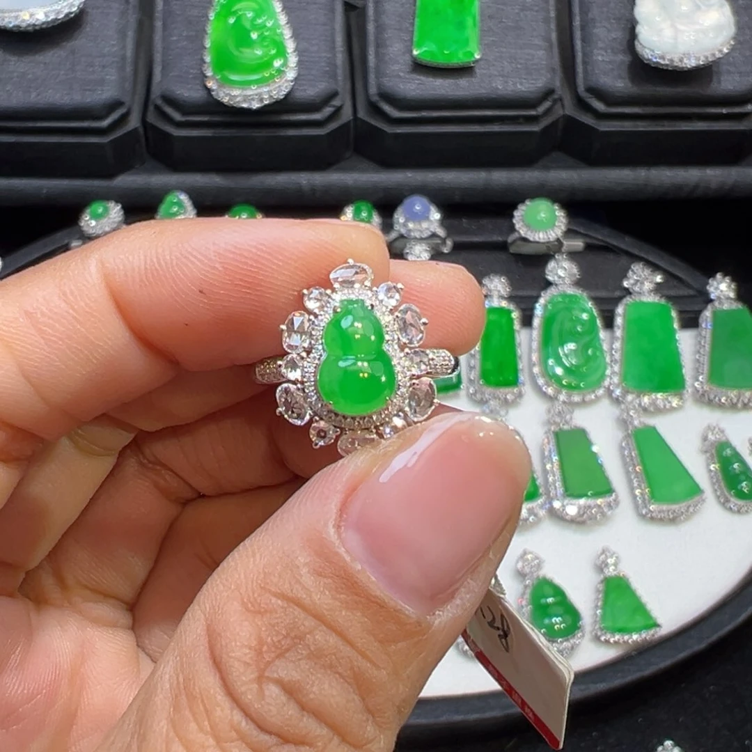 翡翠戒指18K金镶嵌@**娘收到货48小时鉴赏期