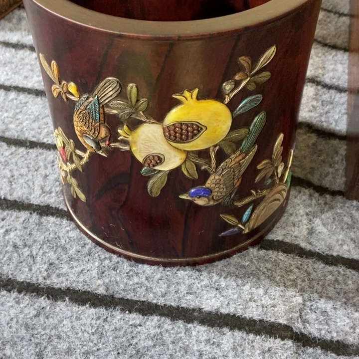 鱼***诚贡木笔筒一个一个