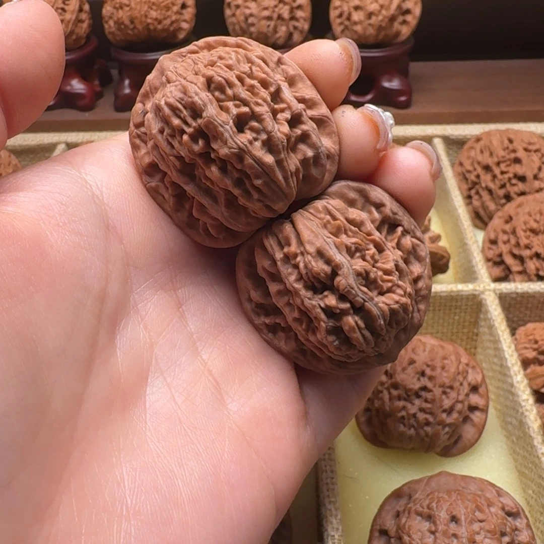 文玩核桃吊坠36红皮四座楼手捻