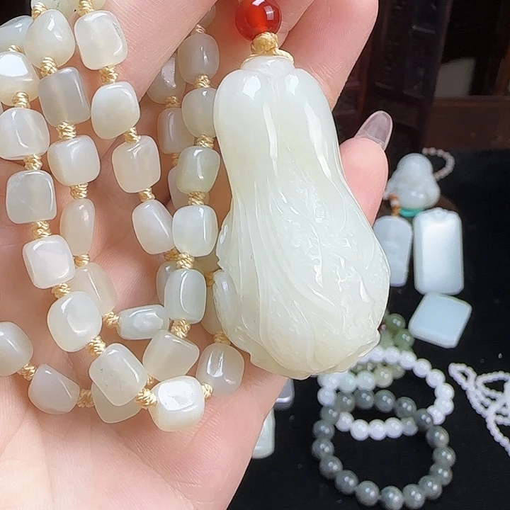 和田玉未镶嵌颈饰定制发货