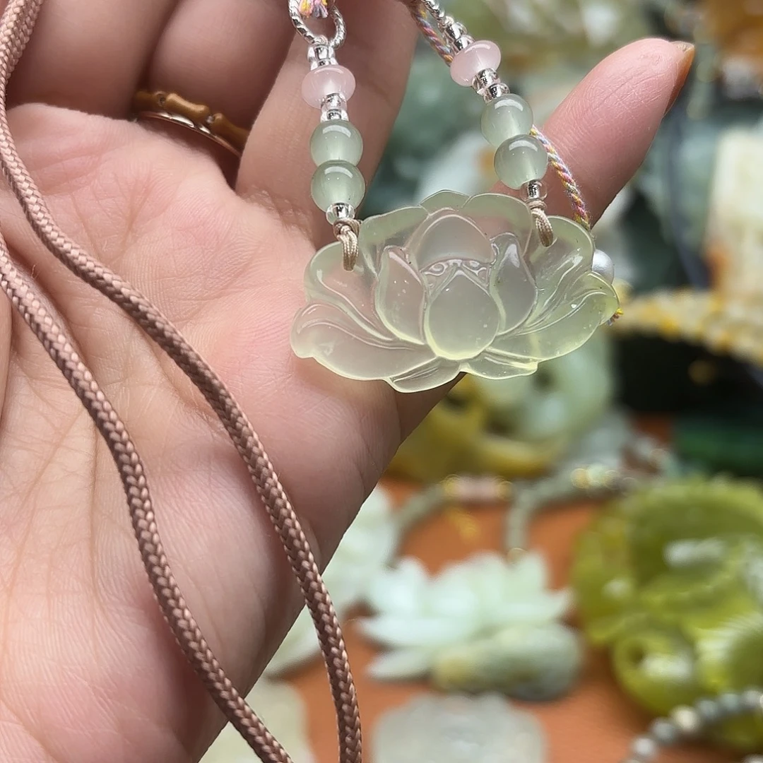 蛇纹石玉未镶嵌吊坠