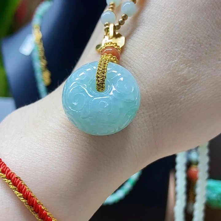 翡翠未镶嵌颈饰吊坠