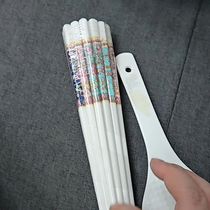 瓷片微瑕珐琅彩筷子10双饭勺一个6666