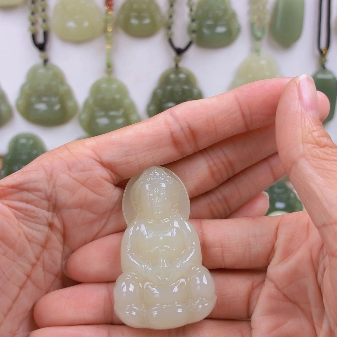 一***一和田玉未镶嵌颈饰