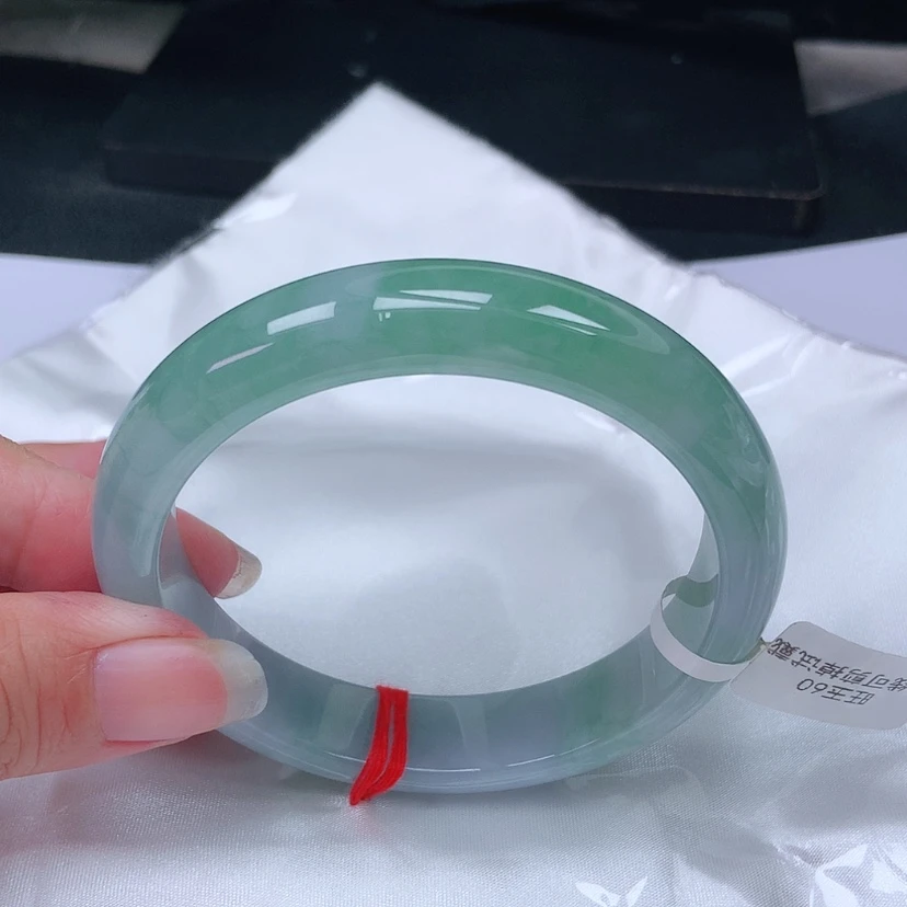 【闪购商品】翡翠手镯未镶嵌三*，59