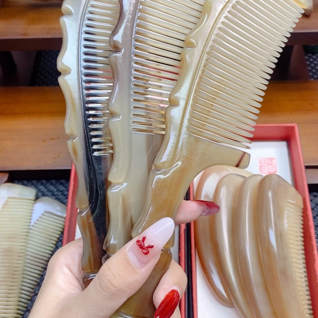 纯手工制作纯牛角梳子