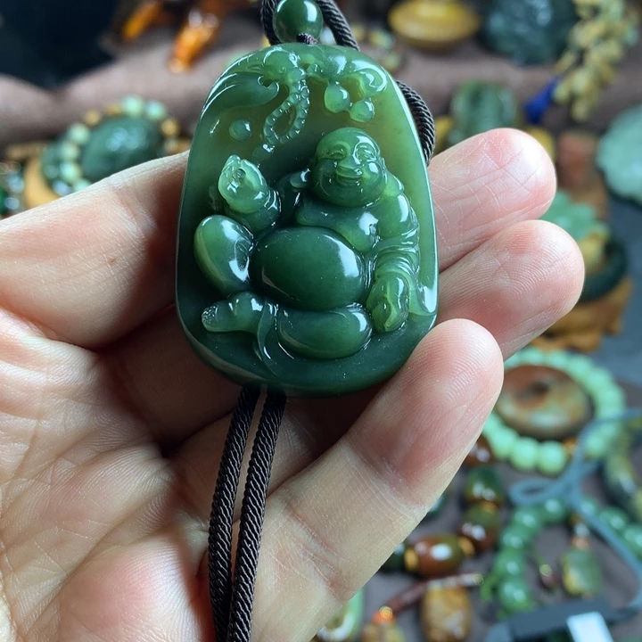 透闪石质玉未镶嵌吊坠(赠链)花*朵