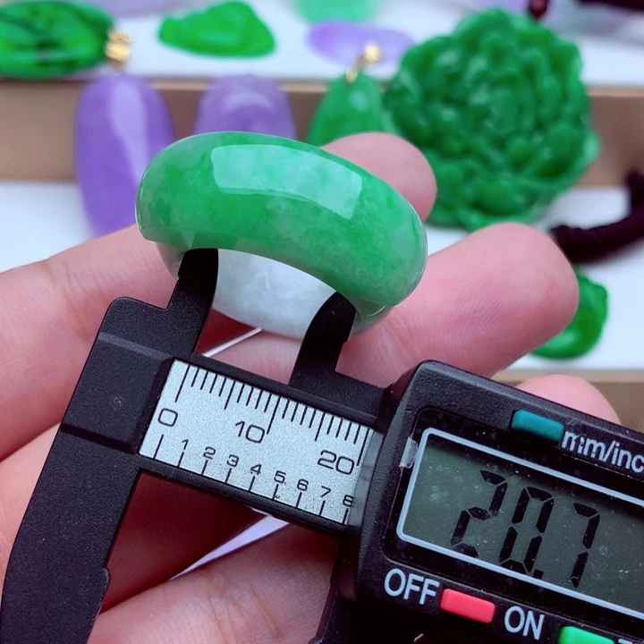 翡翠未镶嵌戒指戒指