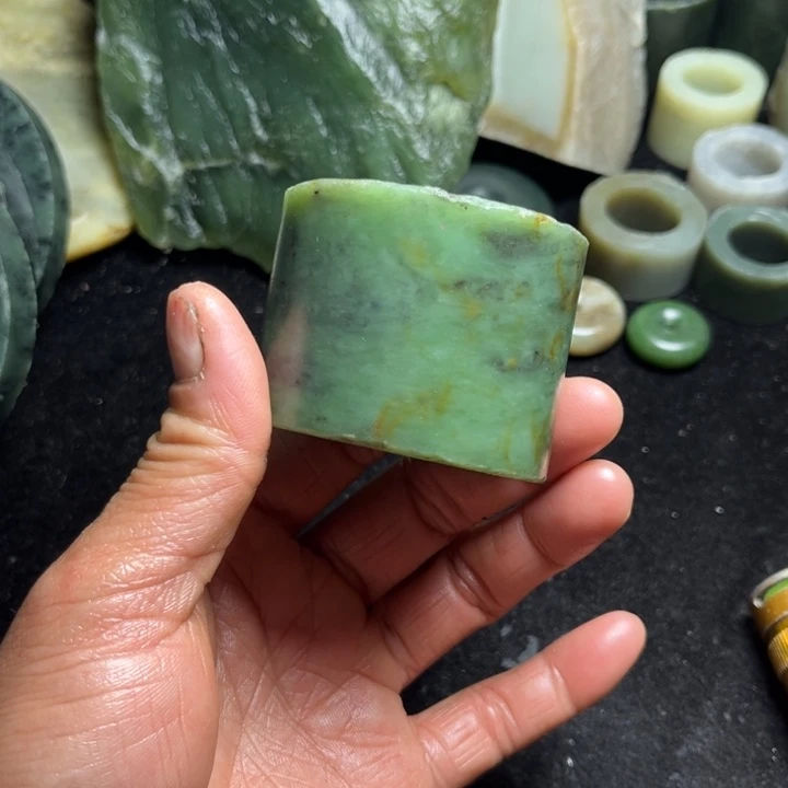 和田玉（糖玉）未镶嵌珠宝半成品