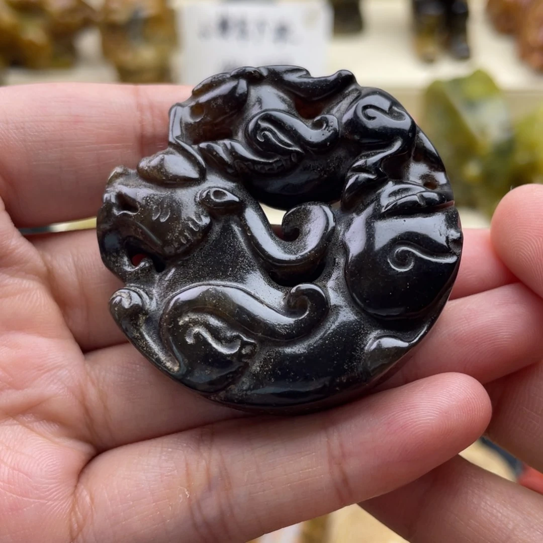 蛇纹石玉未镶嵌颈饰