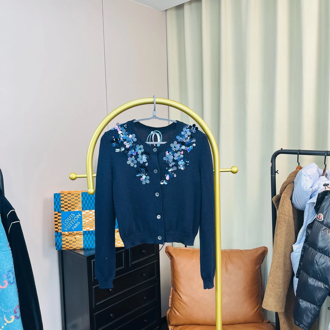 Miumiu/缪缪 黑色重工花朵针织毛衣开衫 36码 99新