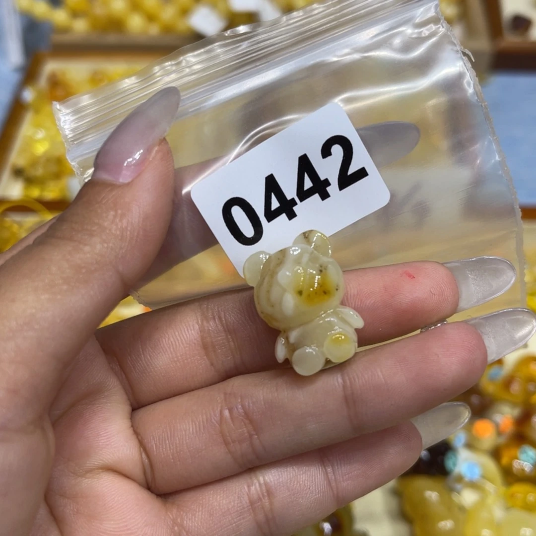 琥珀珠宝奇石未镶嵌