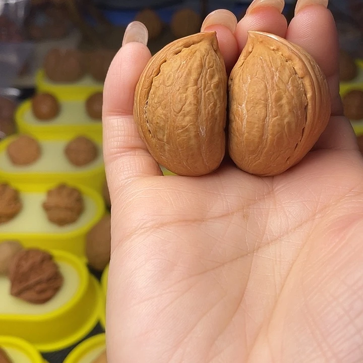 牛***蕉文玩核桃吊坠半壁