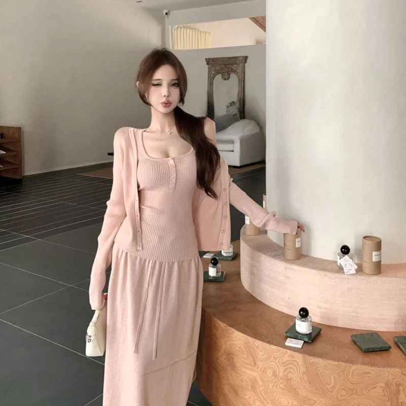 韩系高级感穿搭套装慵懒风超好看针织开衫背心半身裙三件套2026夏