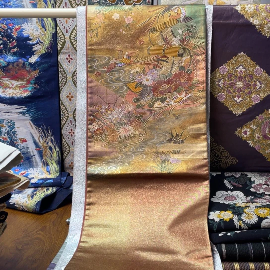 织绣嵌螺钿嵌螺钿