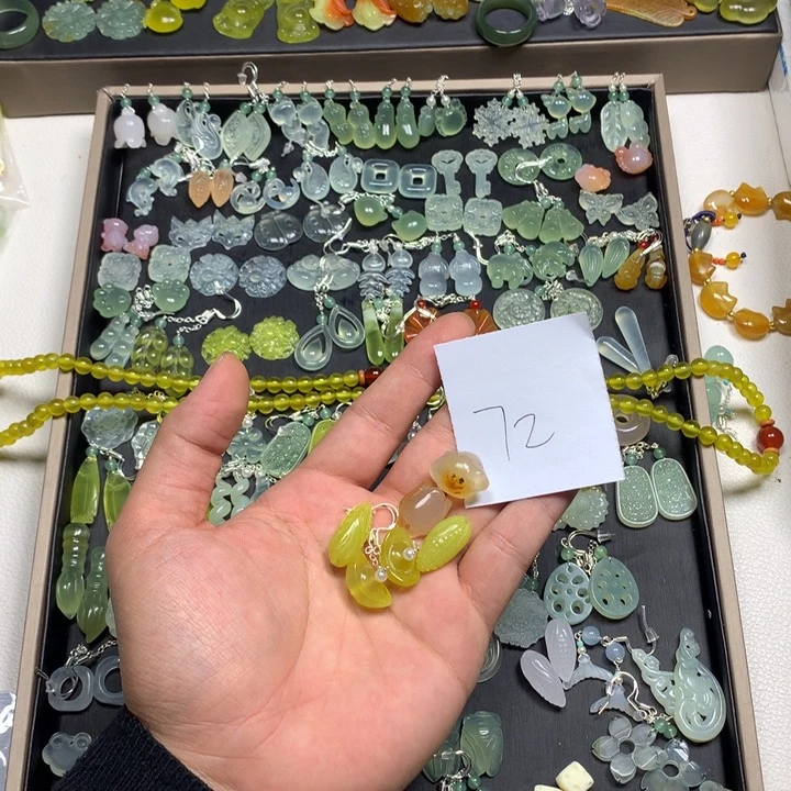 R***E蛇纹石玉合金耳钉