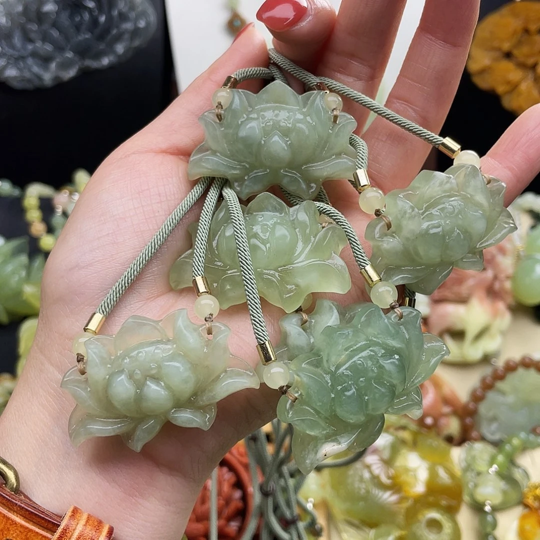 未镶嵌蛇纹石玉颈饰