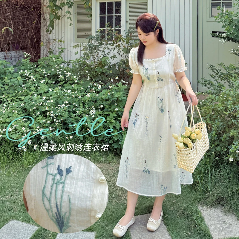 大码女装夏季新款方领刺绣仙女裙连衣裙