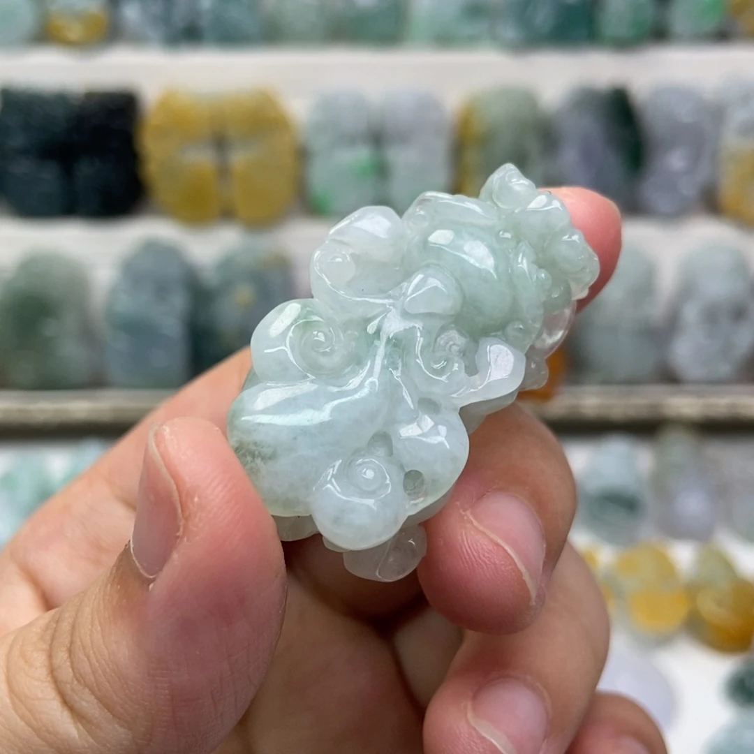 翡翠未镶嵌吊坠(赠链)