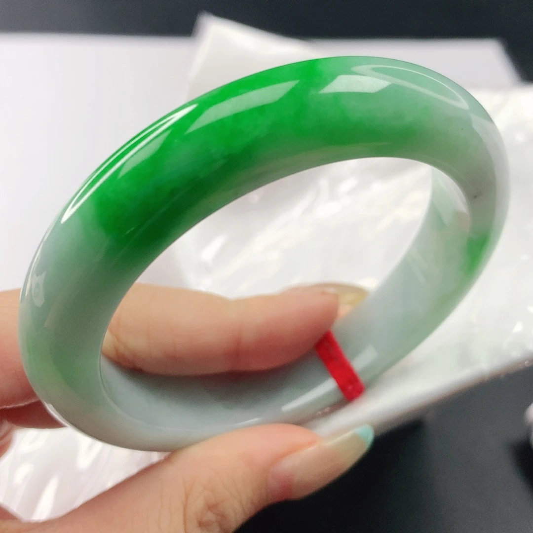 翡翠手镯未镶嵌，665