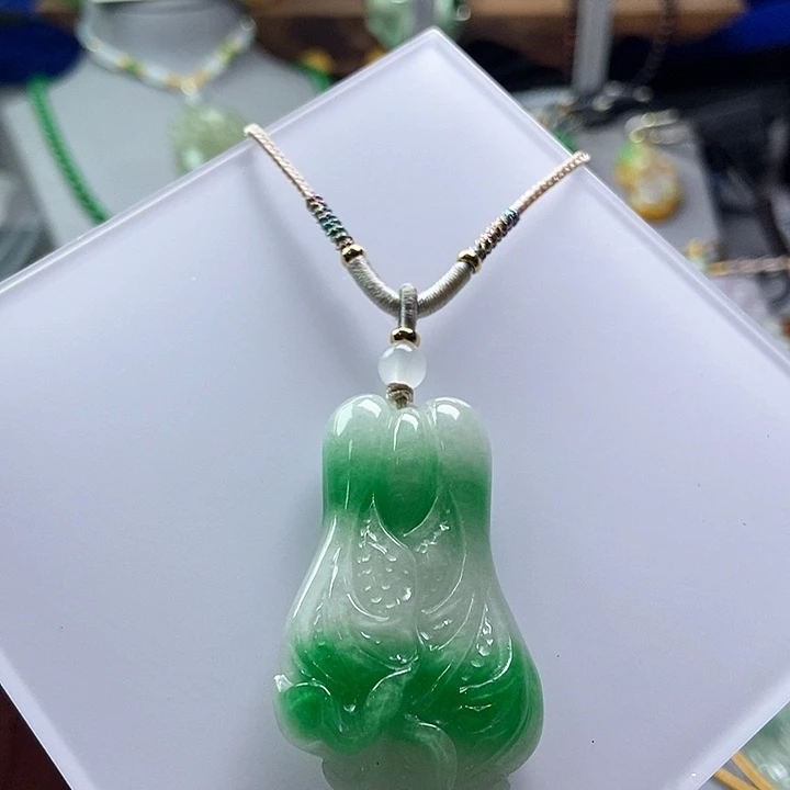 吊坠(赠链)未镶嵌翡翠