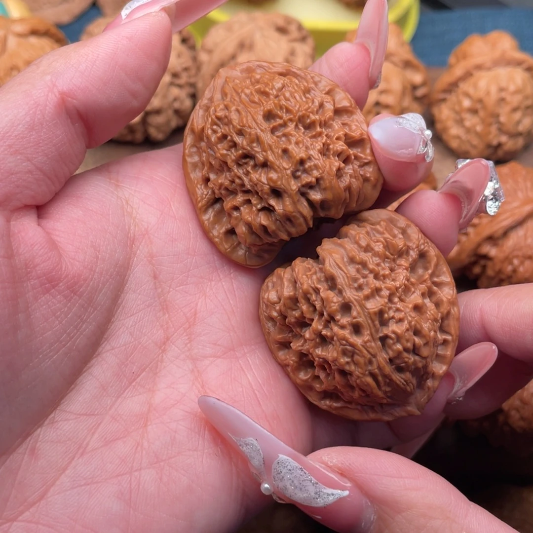 把件文玩核桃全品红皮三角南疆39