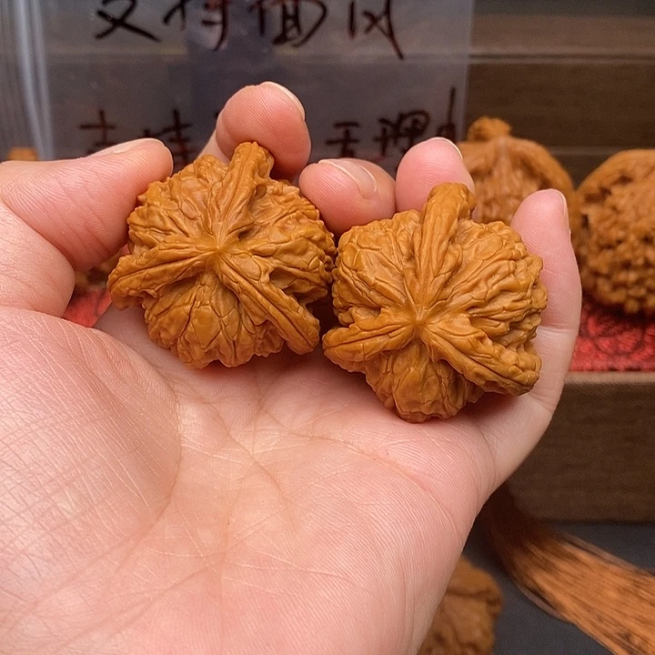王***良文玩核桃把件白奔