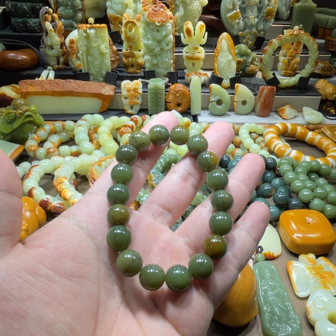 透闪石质玉未镶嵌珠宝奇石