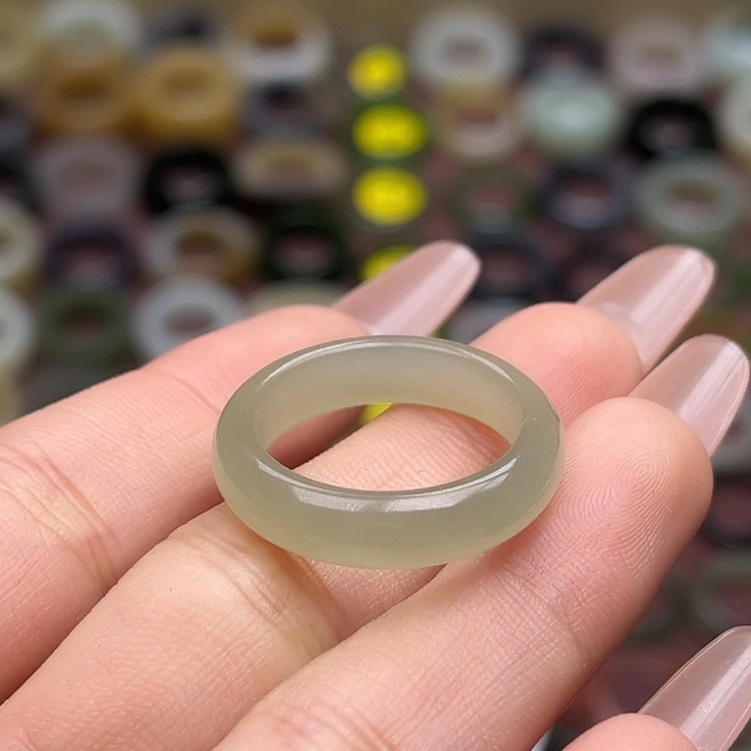 星***两和田玉未镶嵌戒指19.0