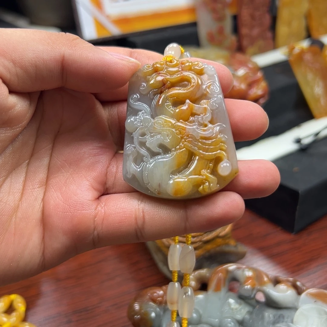 石英质玉（黄龙玉）未镶嵌多样性发货，发其一