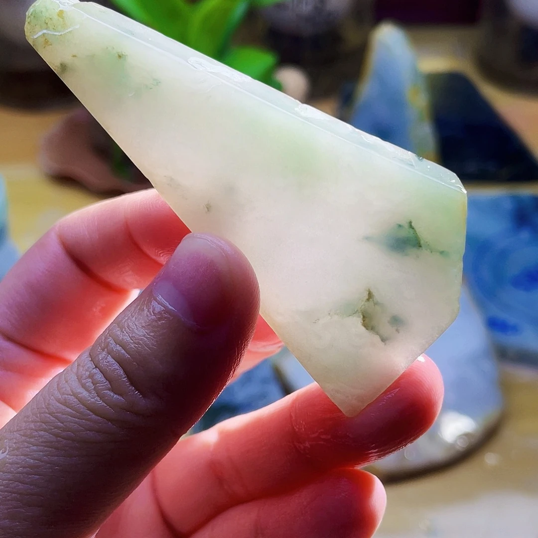 翡翠未镶嵌颈饰毛料16