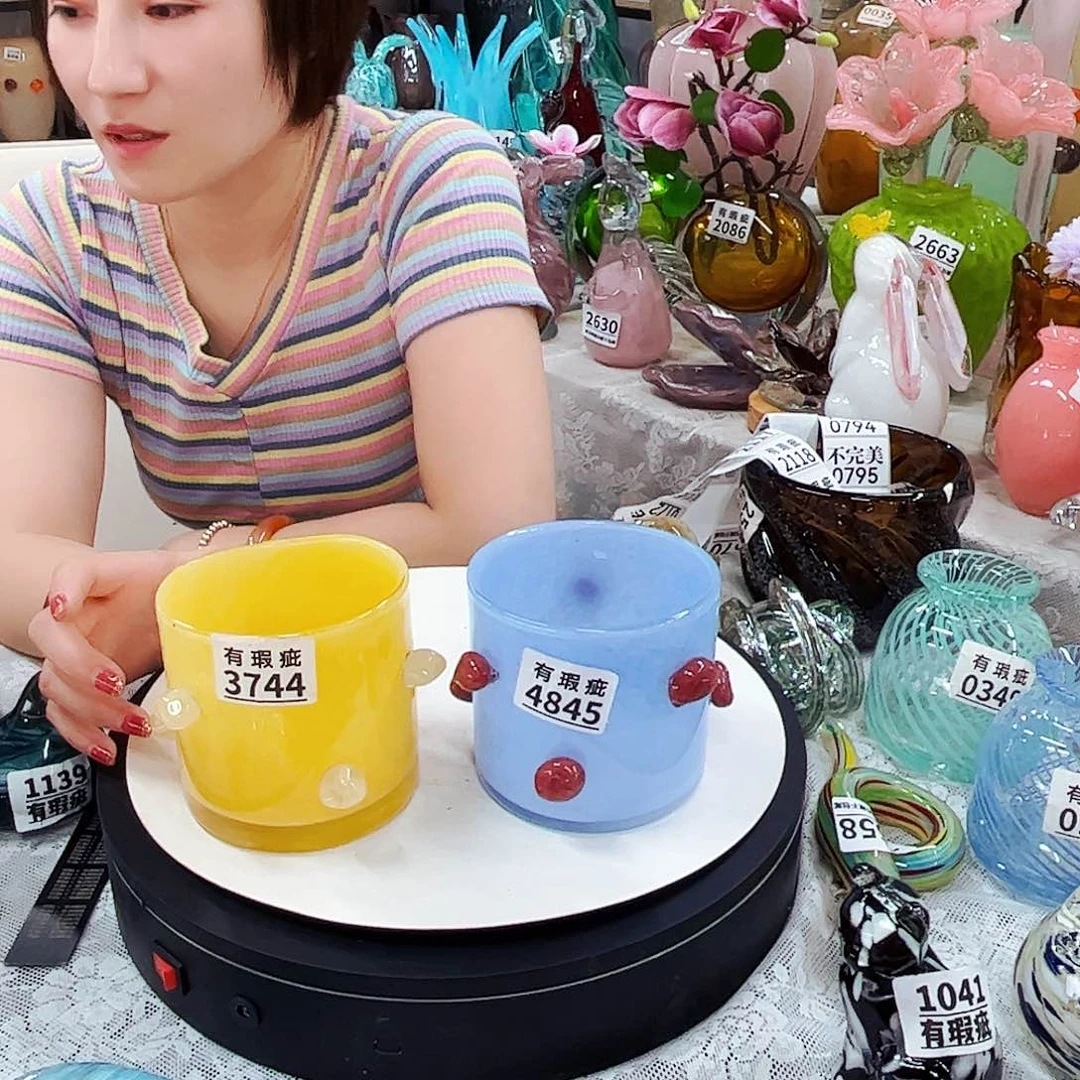 3744 4845一对瑕 家悦琉璃花瓶摆件