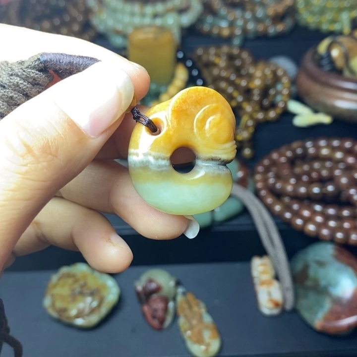 岫岩河磨玉（透闪石质玉）未镶嵌挂件