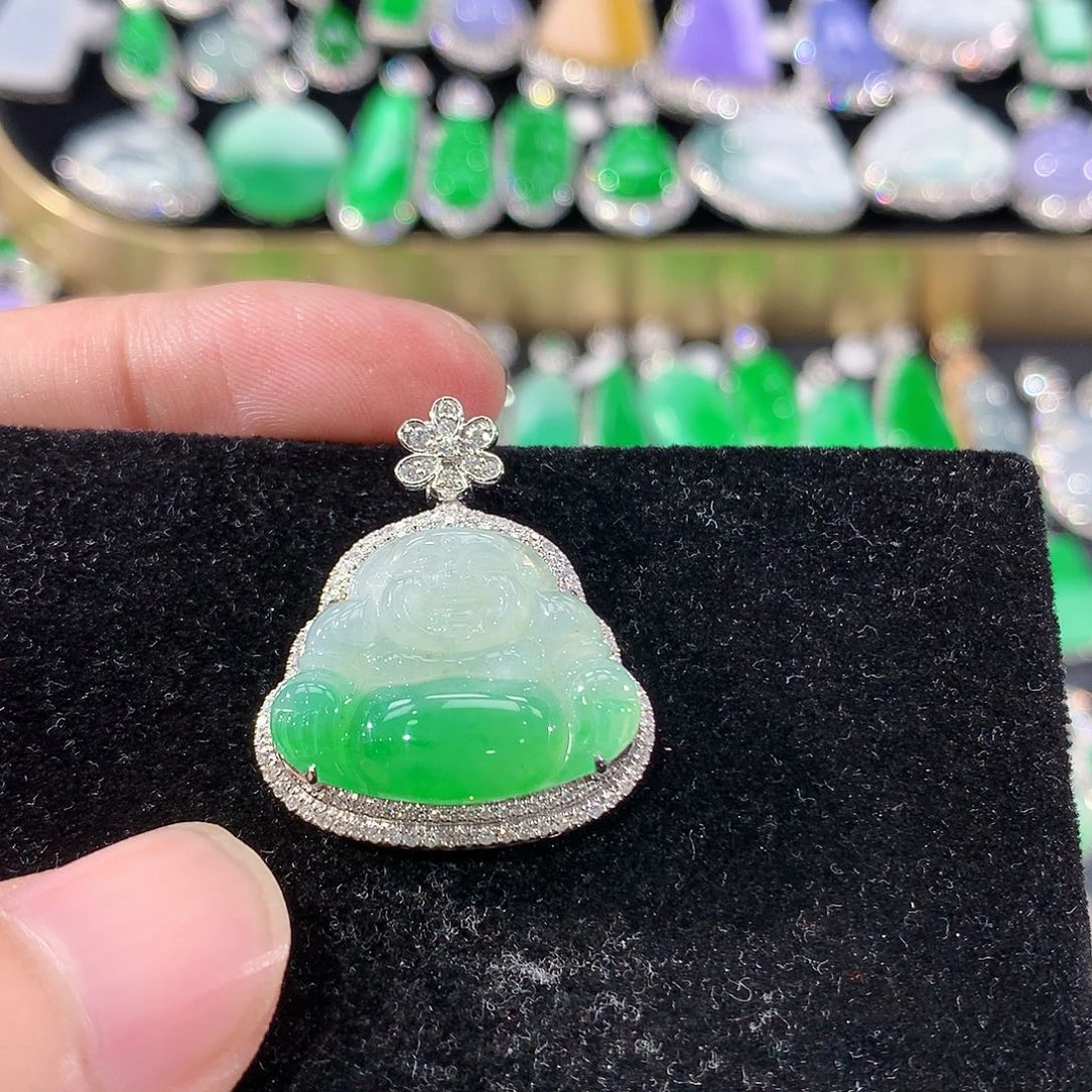 翡翠18K金镶嵌颈饰